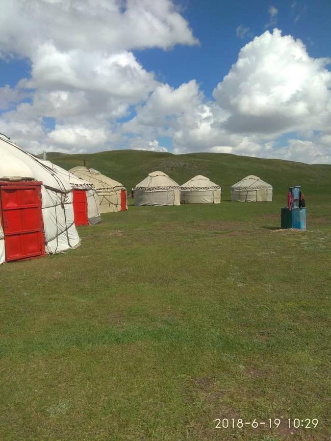 ホテル Pamir Nomad Yurt Camp Kara-Kavak エクステリア 写真